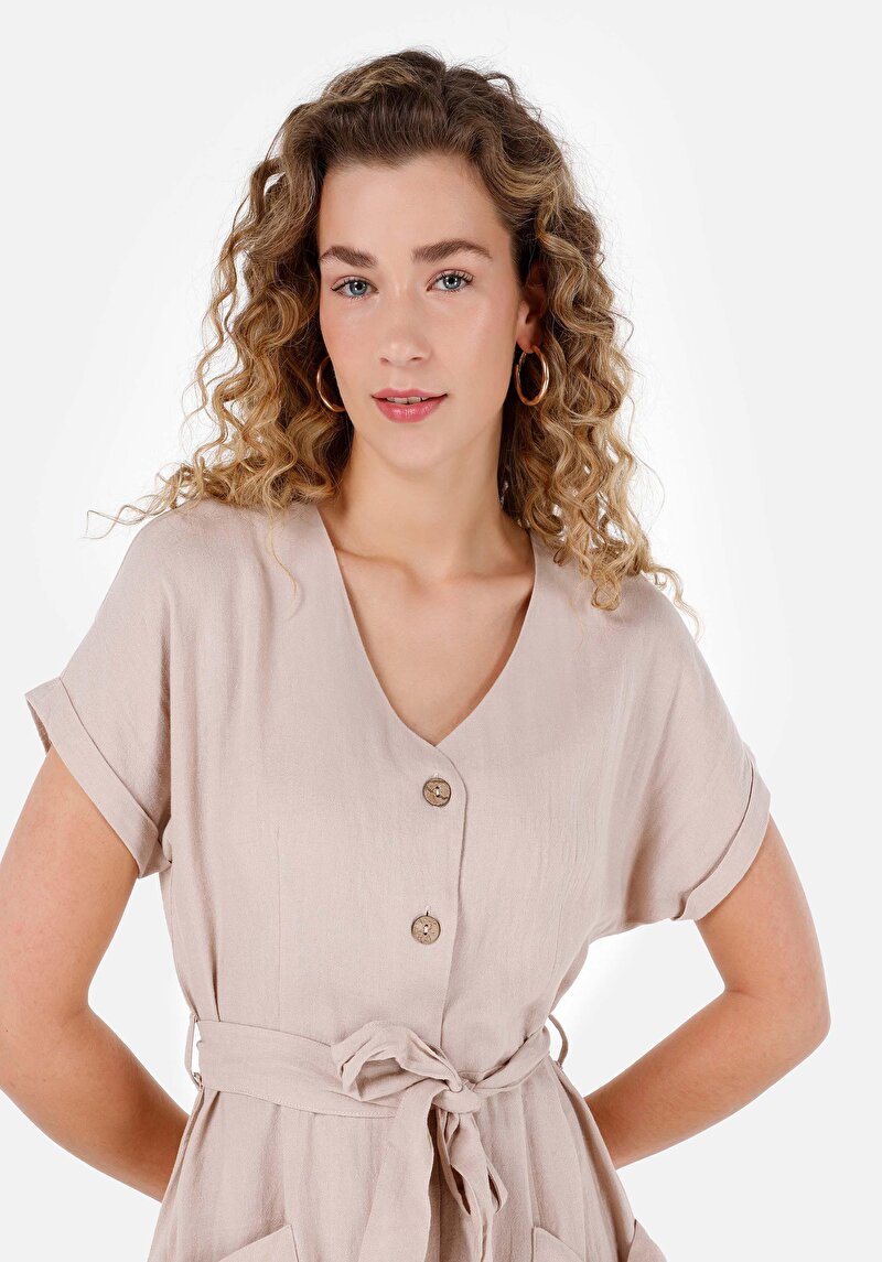 Показать информацию о Женское бежевое платье стандартного кроя