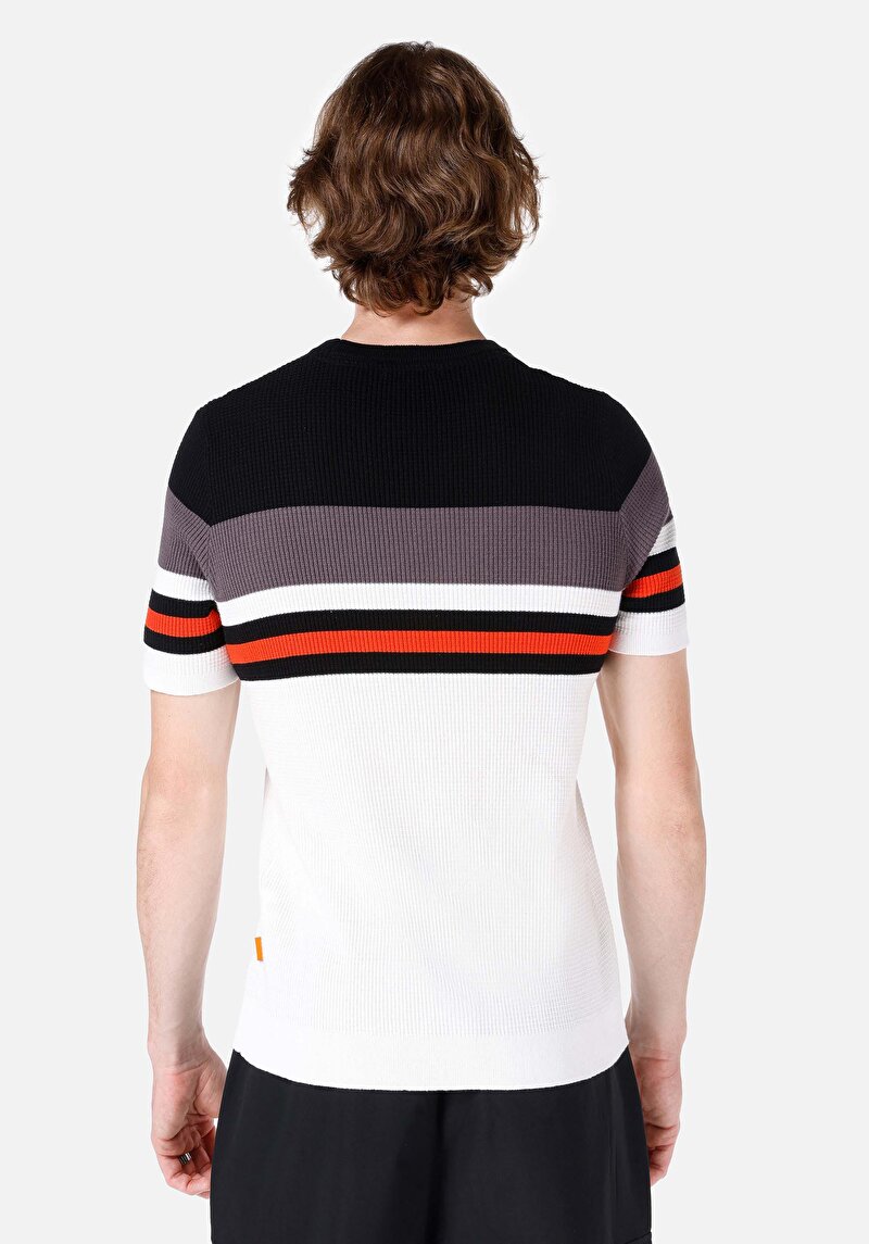 Показать информацию о Мужской белый жаккардовый свитер с круглым вырезом