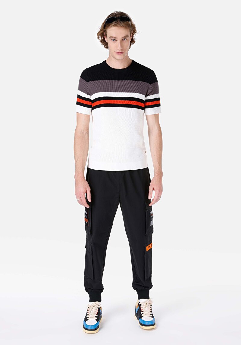 Показать информацию о Мужской белый жаккардовый свитер с круглым вырезом