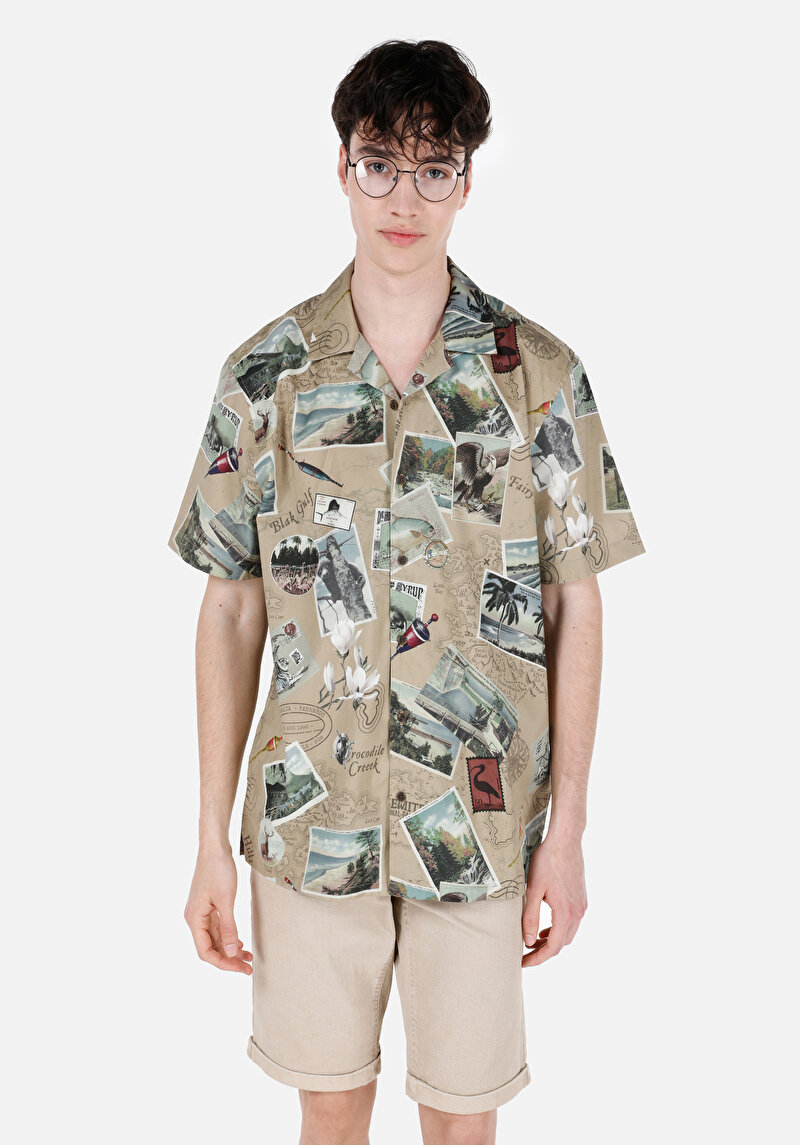 Изображение Мужская серая рубашка с принтом, стандартного кроя, с коротким рукавом