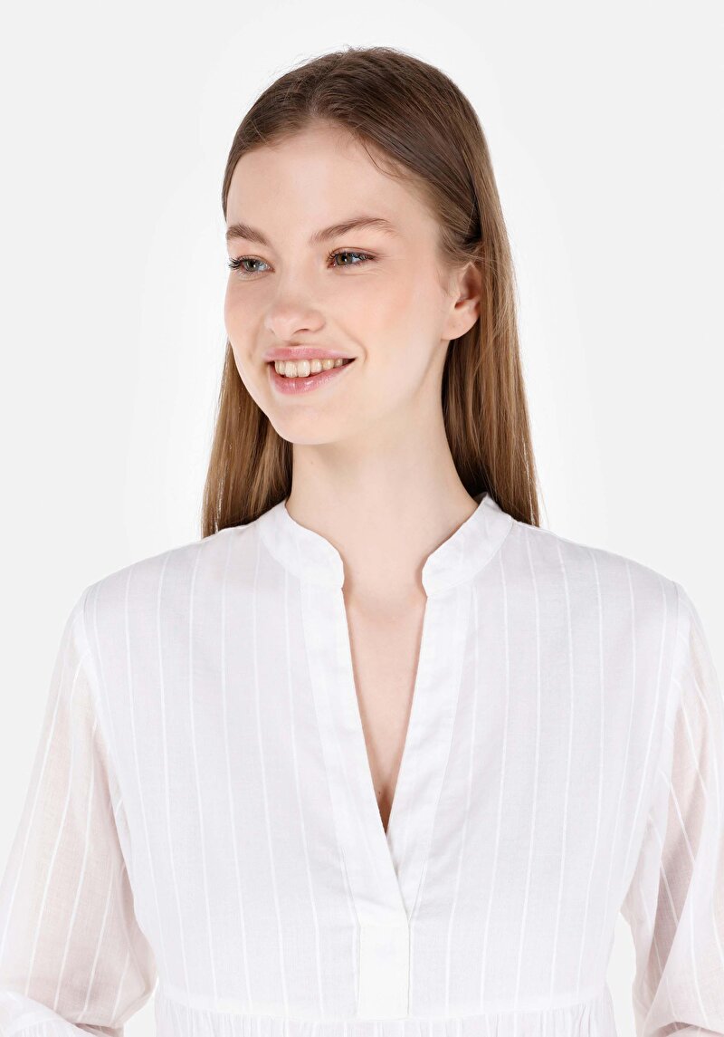 Показать информацию о Женское белое платье стандартного кроя