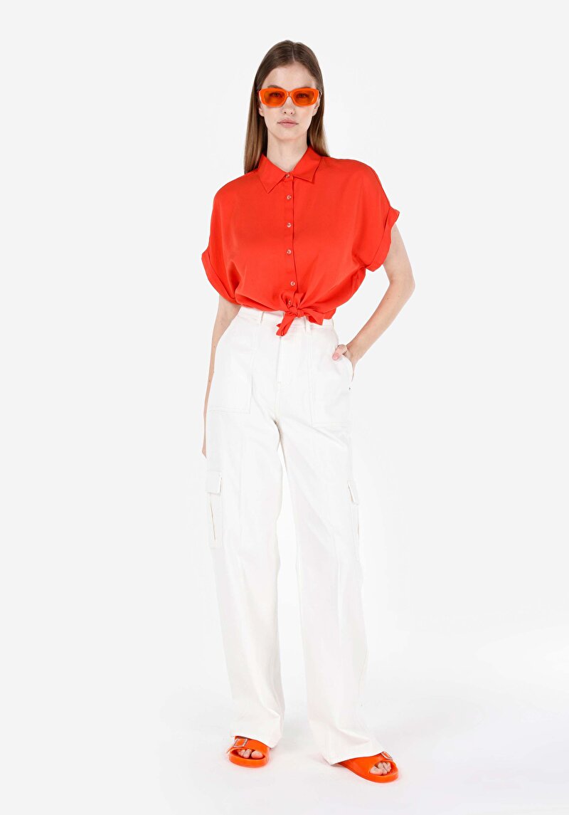 Изображение Женские белые джинсы balloon fit с высокой талией, зауженные к низу