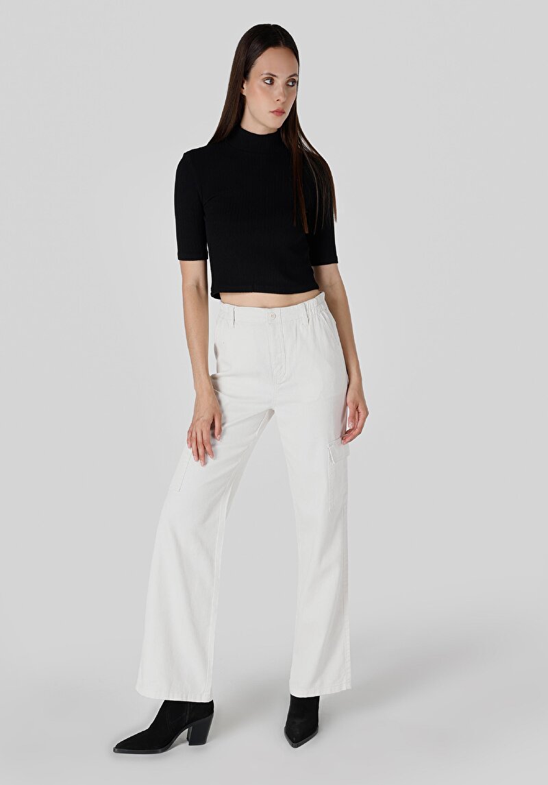 Изображение Женские белые брюки с высокой посадкой и широкими штанинами