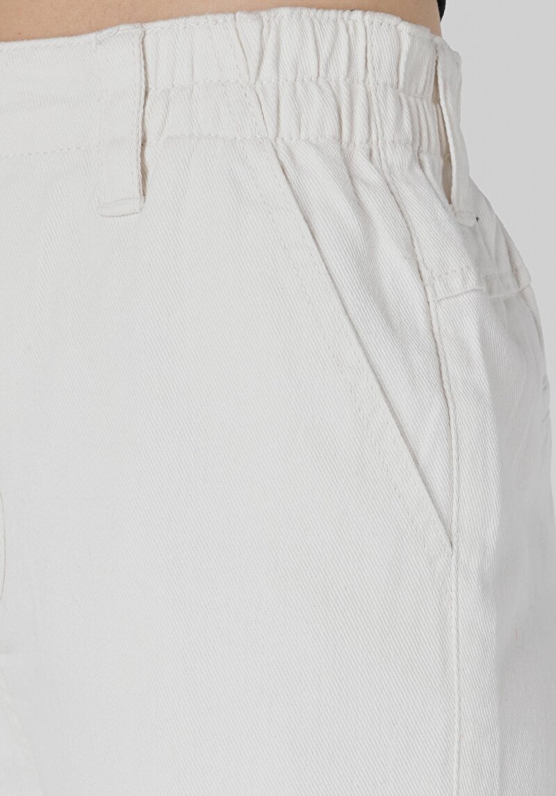 Показать информацию о Женские белые брюки с высокой посадкой и широкими штанинами