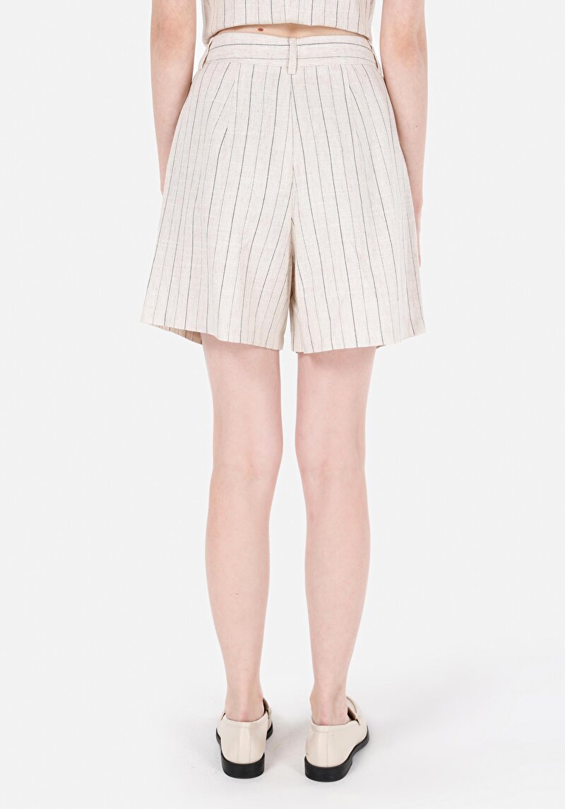 Показать информацию о Женские шорты экрю, стандартного кроя, с заниженной талией