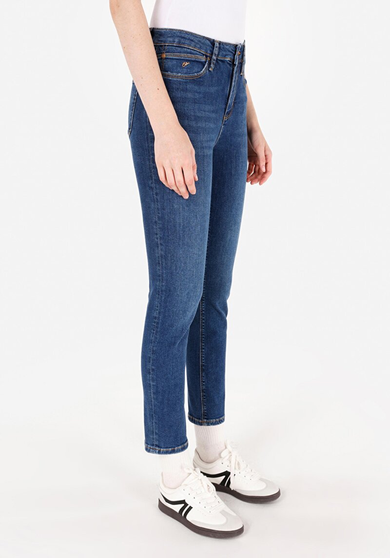 Показать информацию о Женские джинсы цвета индиго облегающего кроя