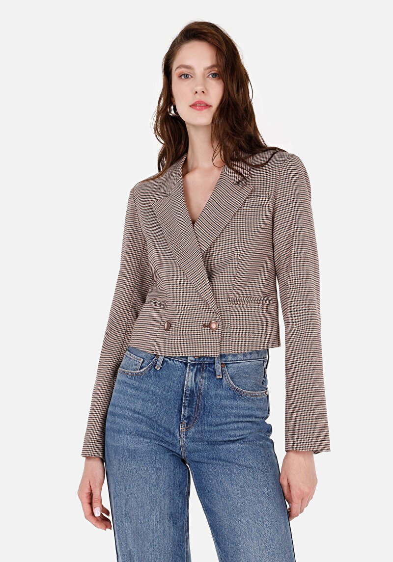 Изображение Женский бежевый жакет стандартного кроя