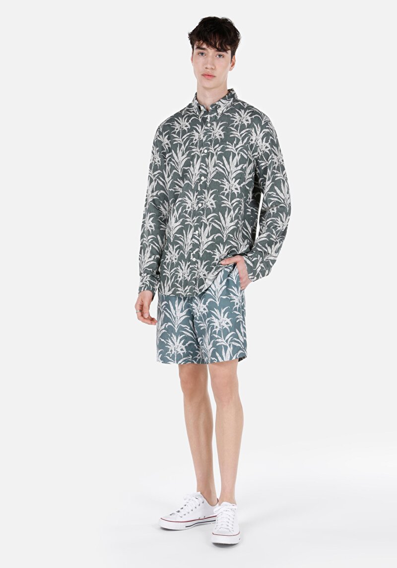 Изображение Мужские зелёные плавательные шорты приталенного кроя с принтом