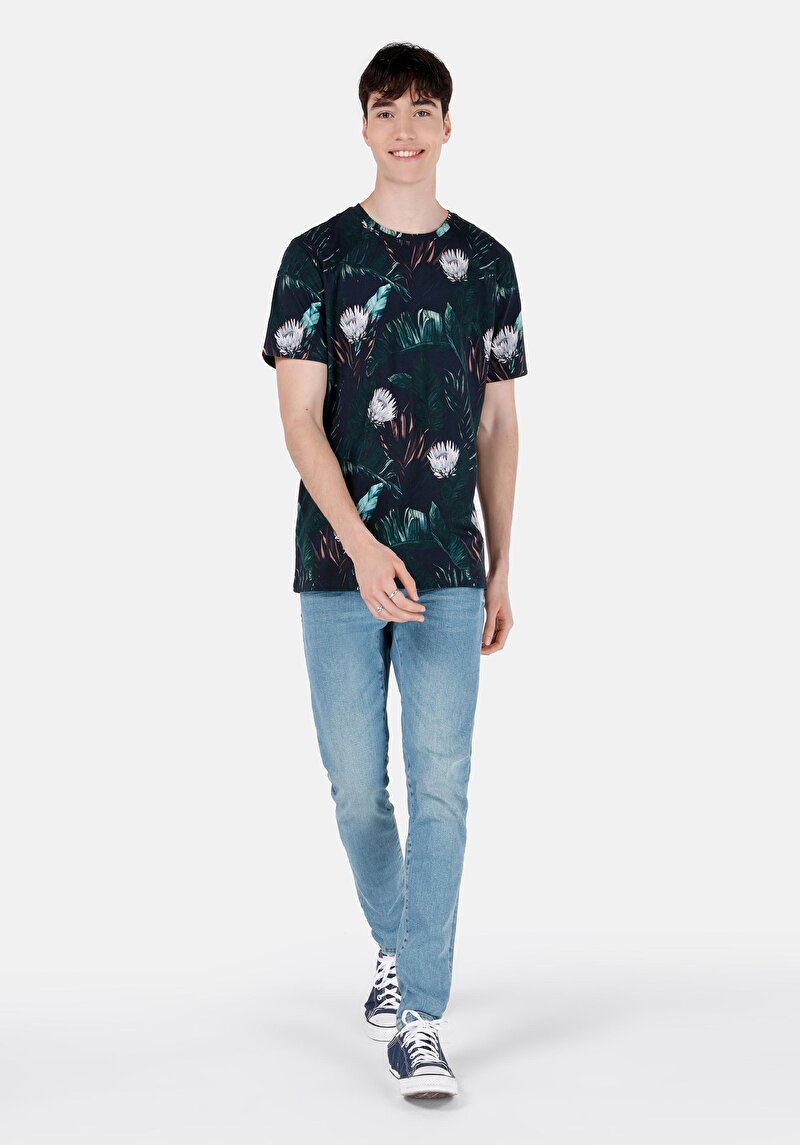 Изображение Мужские джинсы цвета индиго облегающего кроя с заниженной посадкой