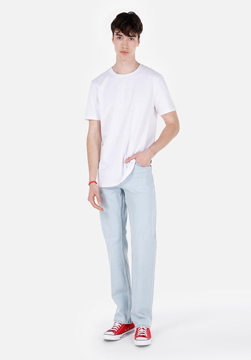 Изображение Мужские прямые джинсы цвета индиго обычного кроя со средней талией