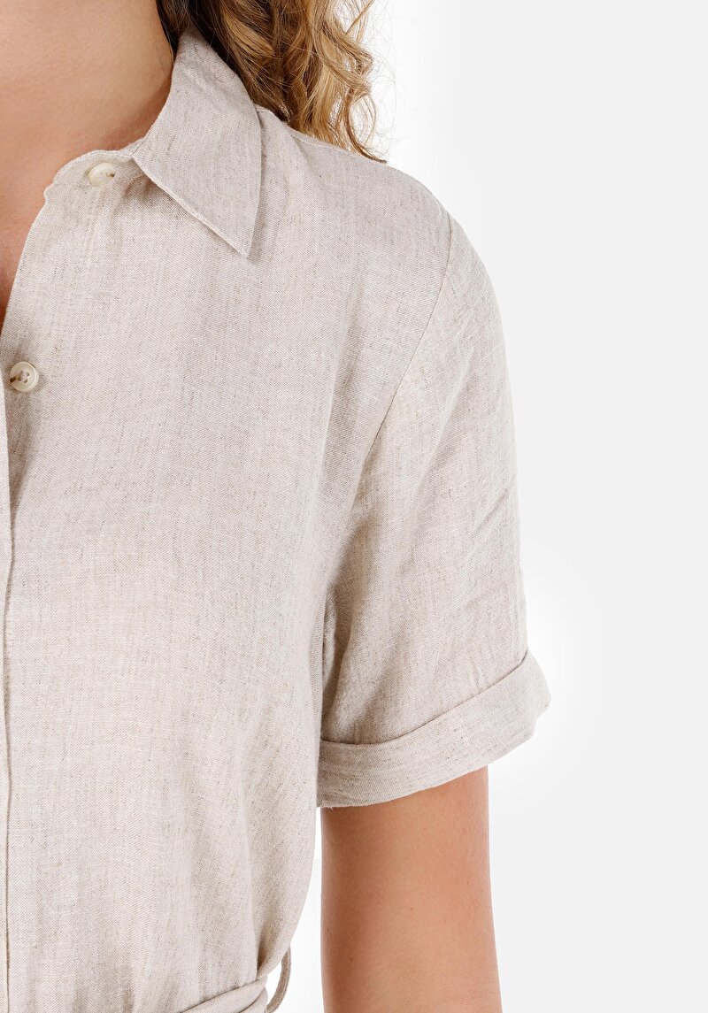 Показать информацию о Женское бежевое платье стандартного кроя