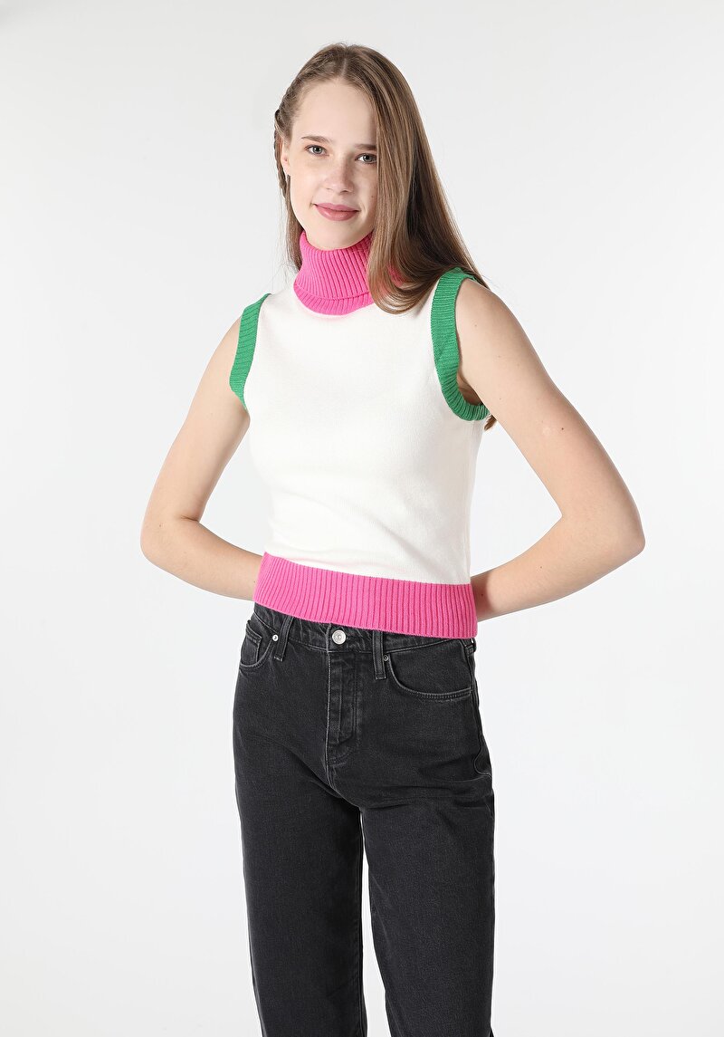 Изображение Свитер женский мультиколор с высоким воротником облегающий