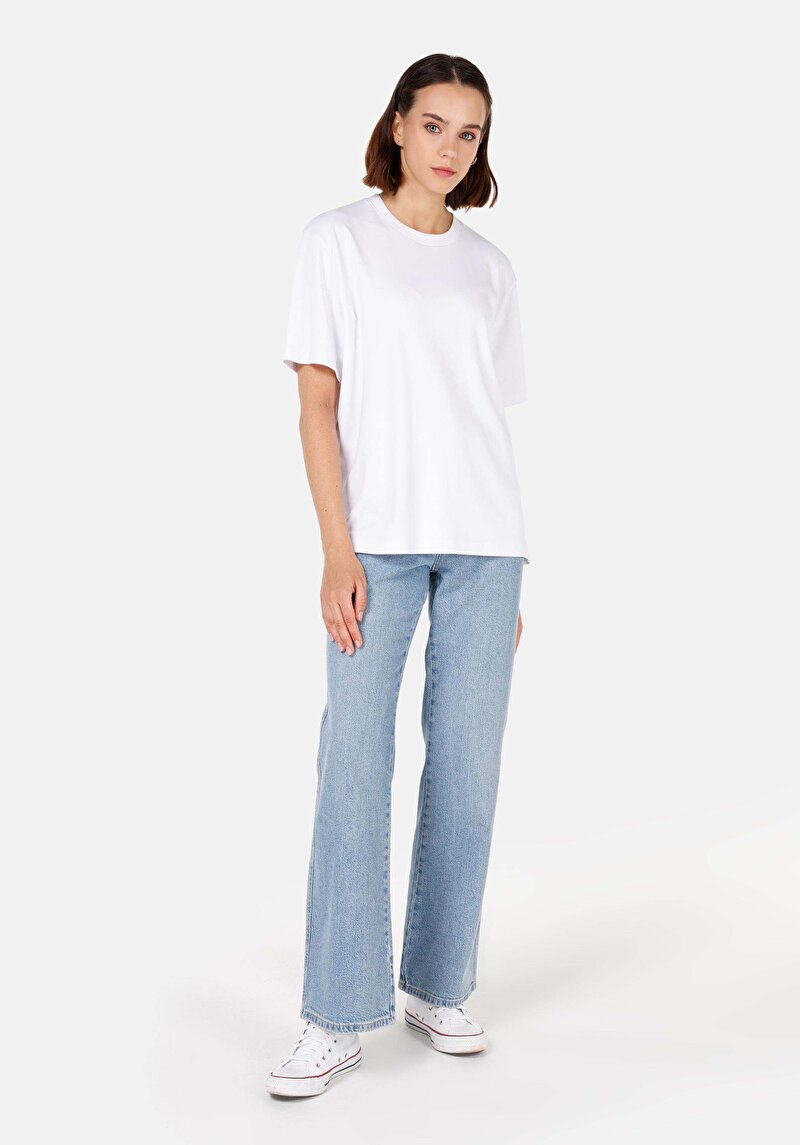 Изображение Женские джинсы цвета индиго стандартного кроя