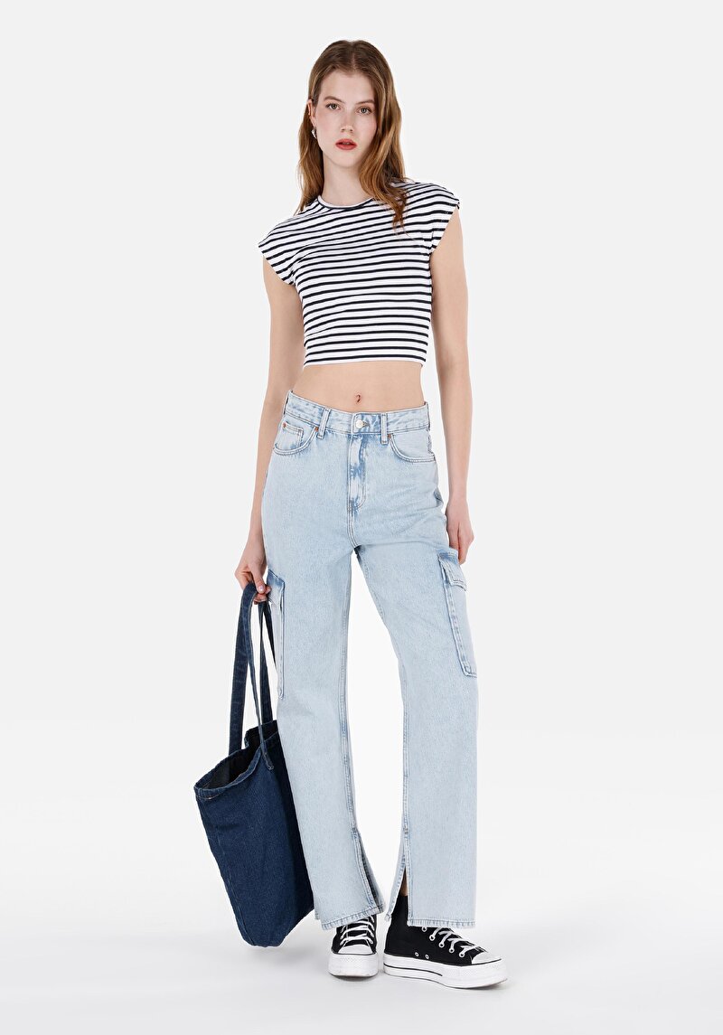 Изображение Женские джинсы карго-кроя цвета индиго с зауженной талией