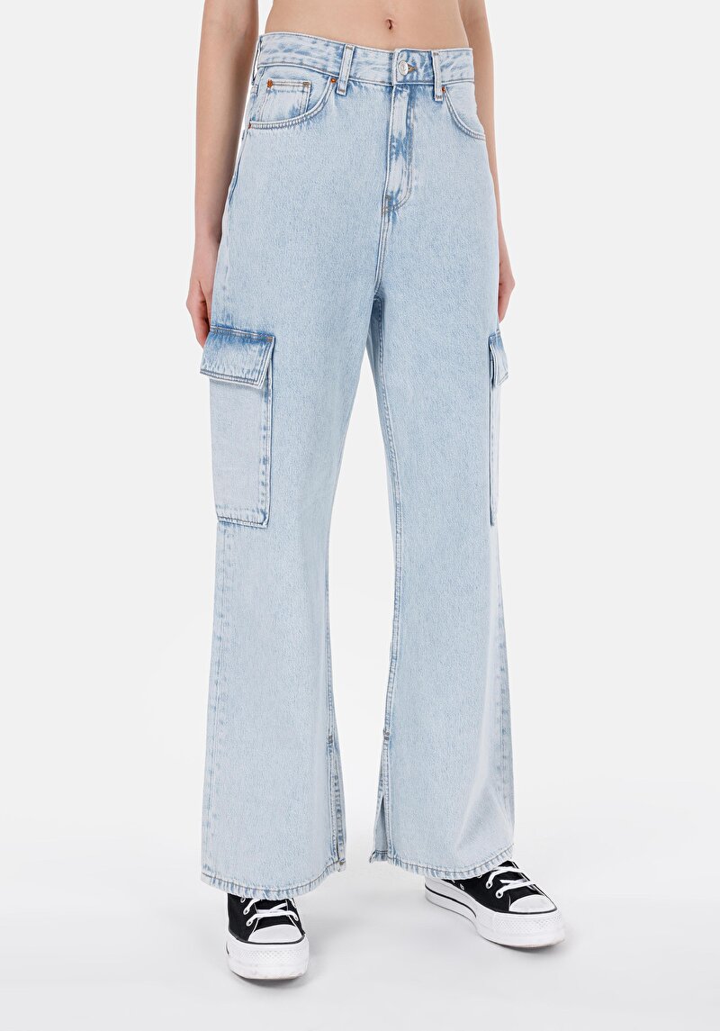 Показать информацию о Женские джинсы карго-кроя цвета индиго с зауженной талией