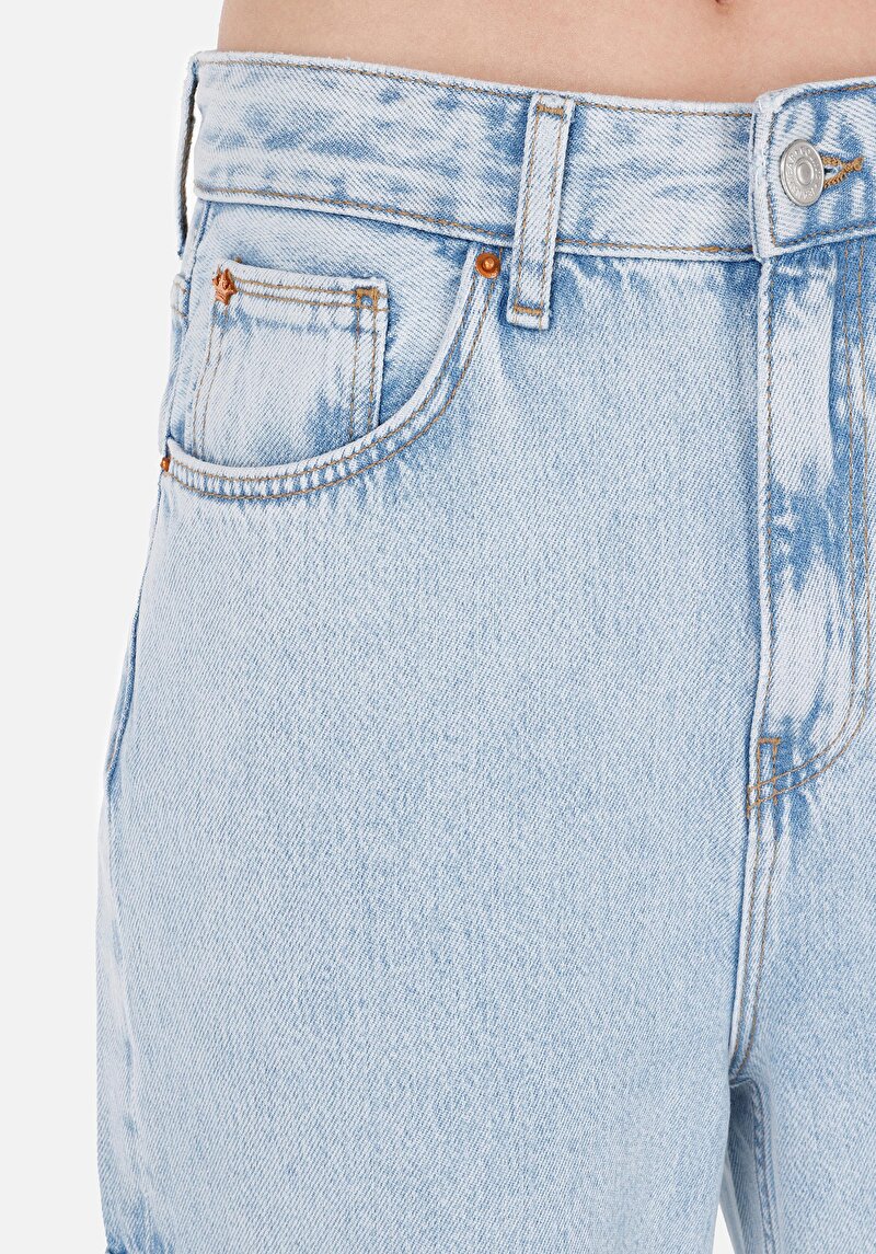 Показать информацию о Женские джинсы карго-кроя цвета индиго с зауженной талией