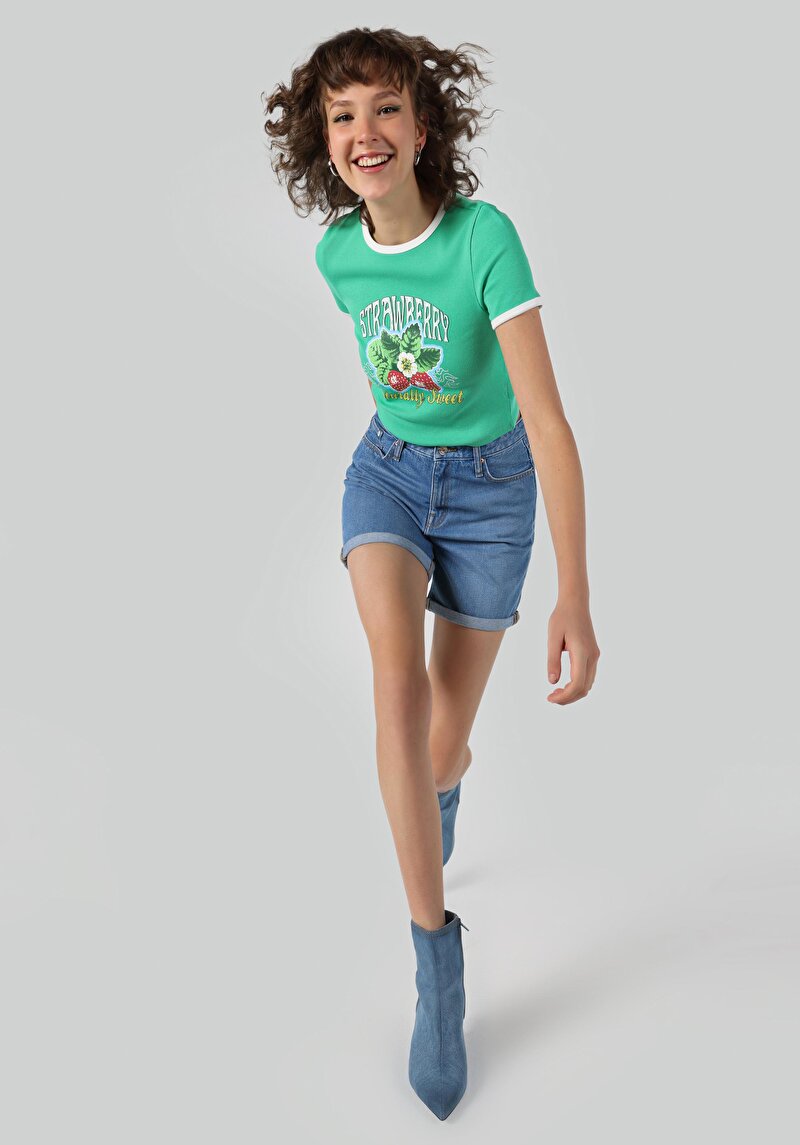 Изображение Женские джинсовые шорты цвета индиго с низкой посадкой mom fit