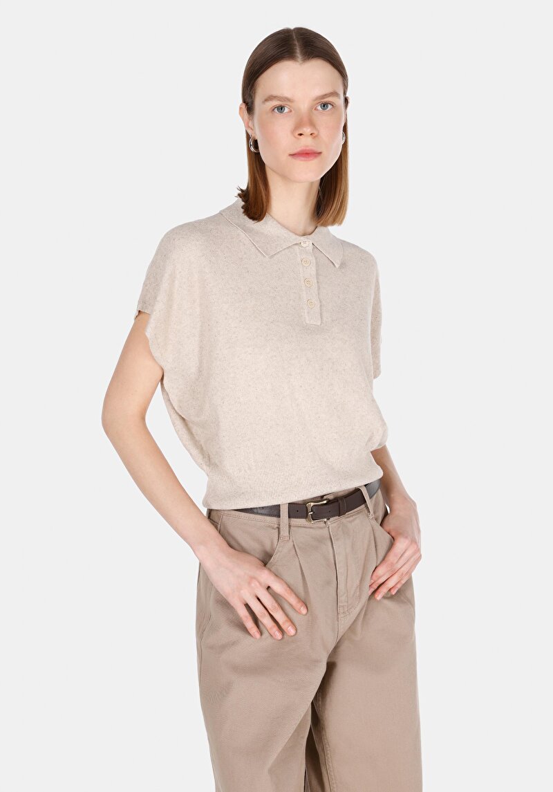 Изображение Женский свитер с коротким рукавом