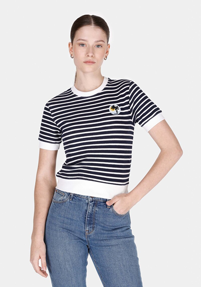 Изображение Женский свитер с коротким рукавом