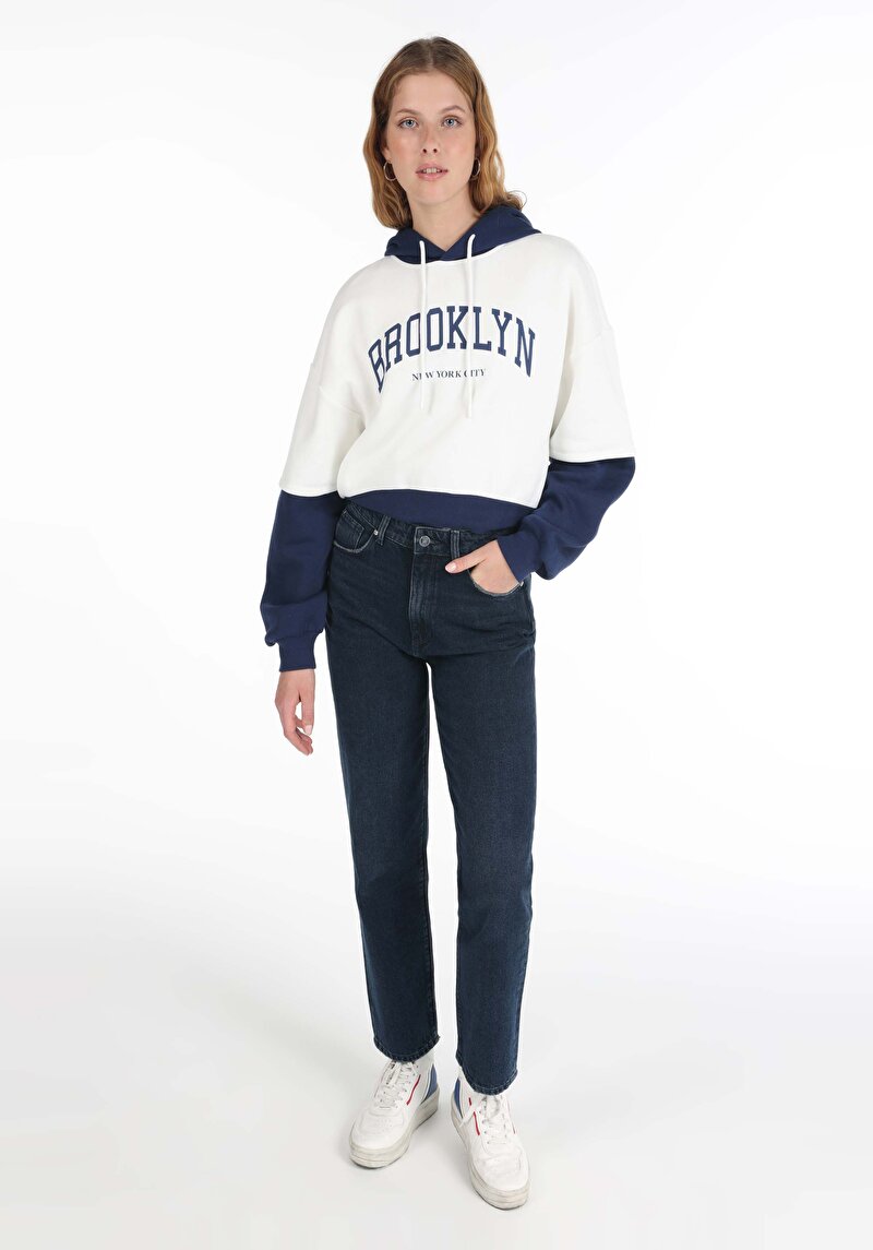 Изображение Женские джинсы цвета тёмного индиго, прямого кроя, с завышенной талией