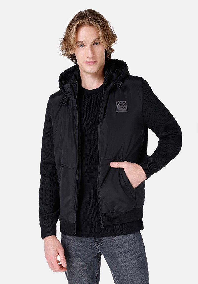 Изображение Мужское черное пальто slim fit