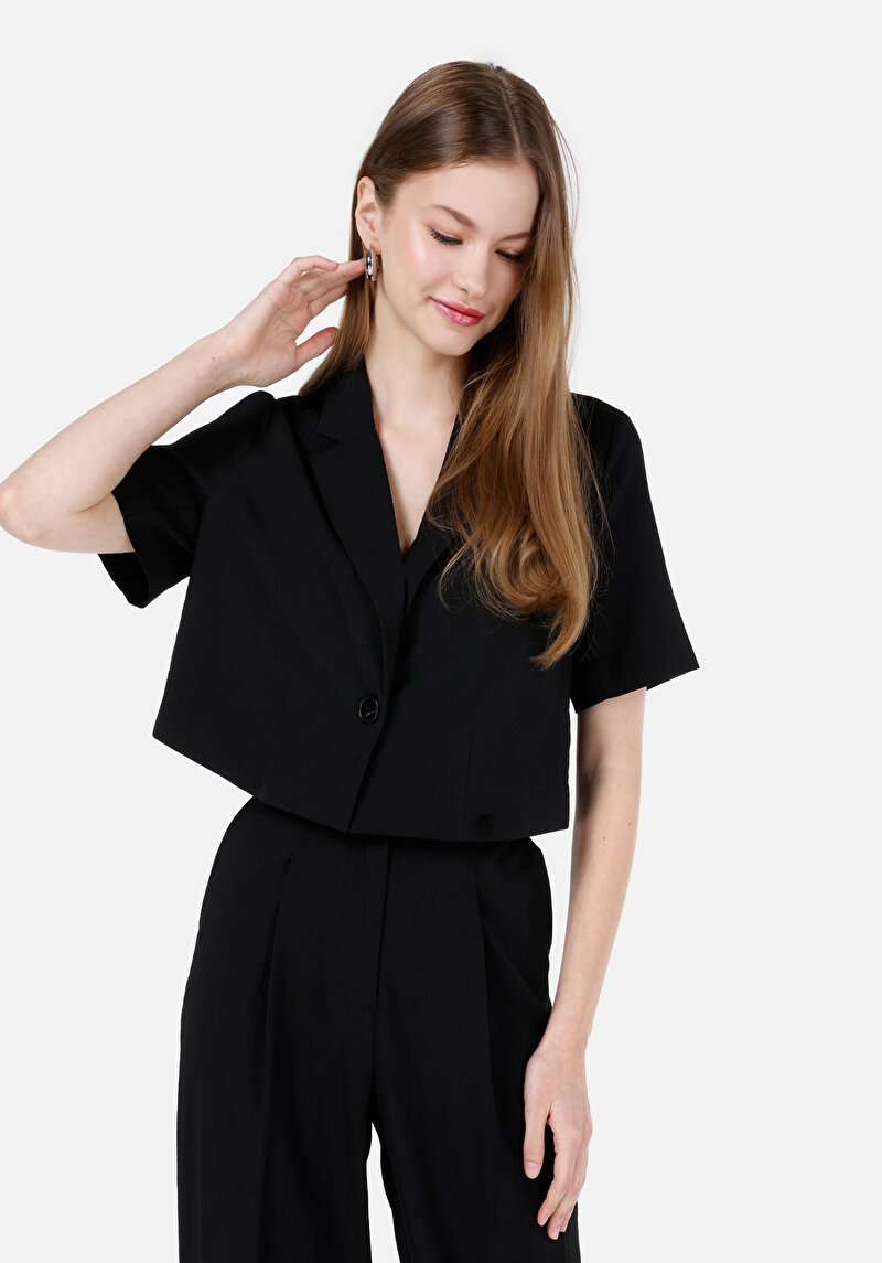 Изображение Женский чёрный пиджак на пуговицах с подкладкой