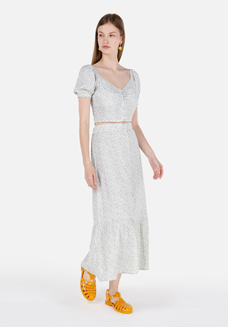 Изображение Женская рубашка с принтом, облегающего кроя, с v-образным вырезом