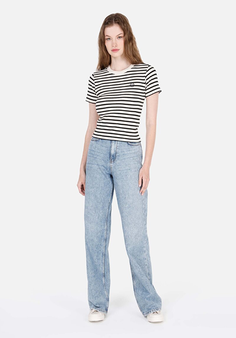 Изображение Женские джинсы цвета индиго стандартного кроя