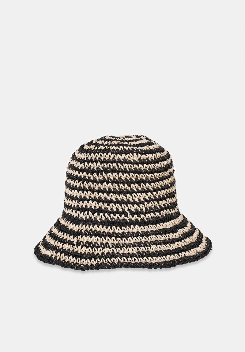 Изображение Женская кепка