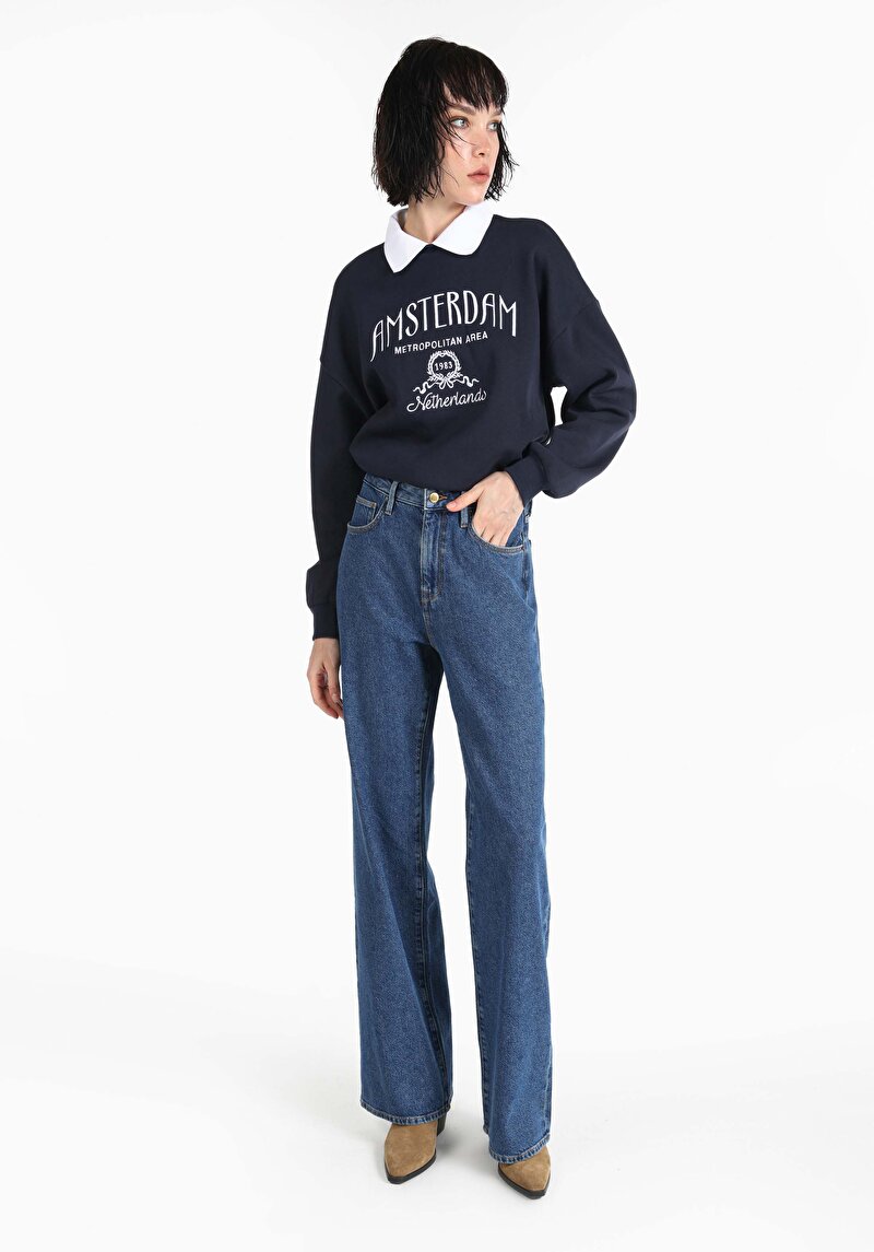 Изображение Женские джинсы стандартного кроя цвета индиго с высокой посаткой и широкими штанинами