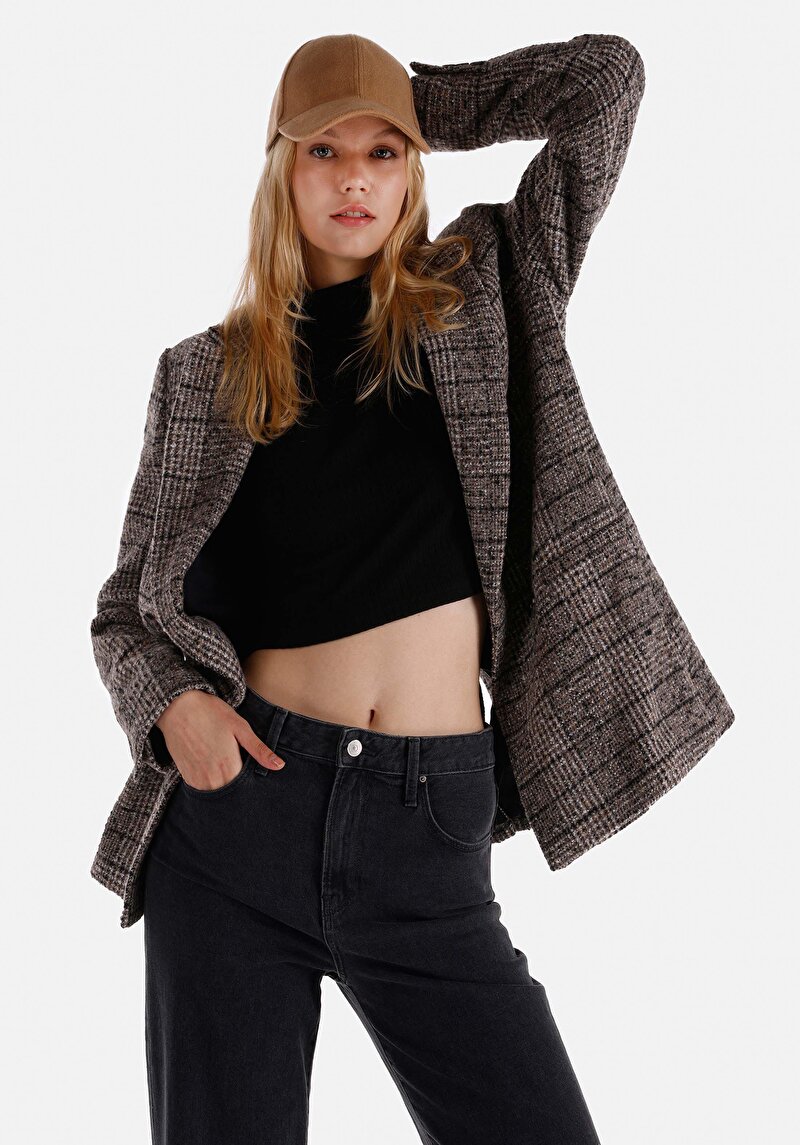 Изображение Женский бежевый жакет стандартного кроя