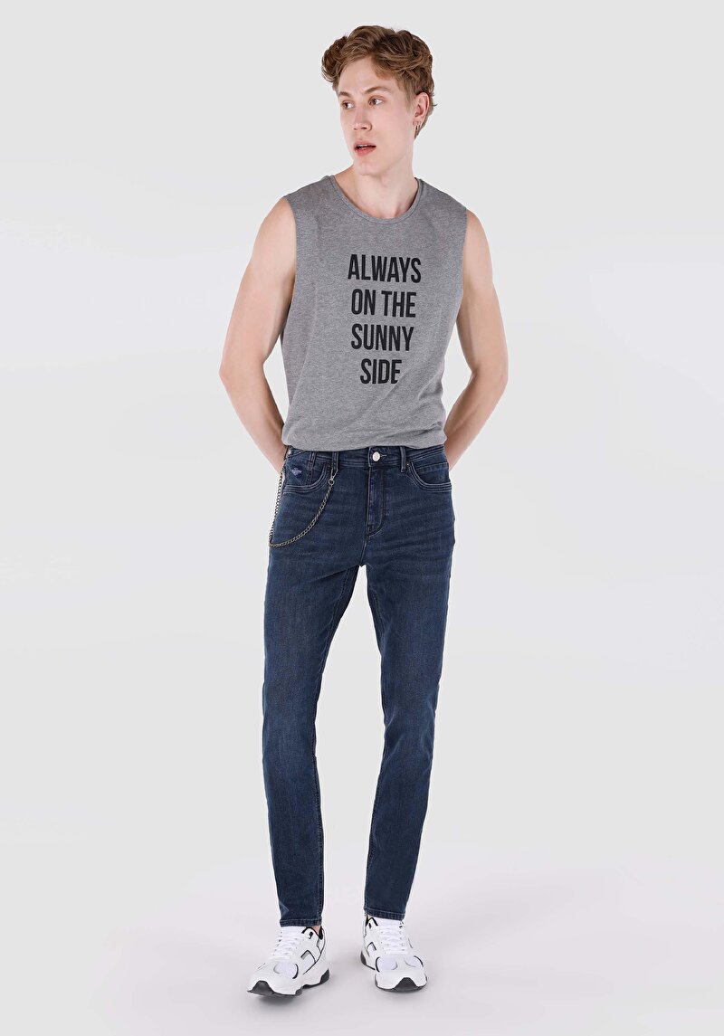 Изображение Мужские узкие джинсы тёмного индиго облегающего кроя с заниженной талией