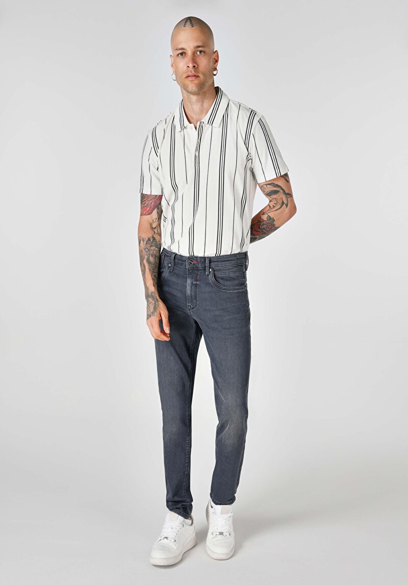 Изображение Мужские узкие чёрные джинсы приталенного кроя с заниженной талией