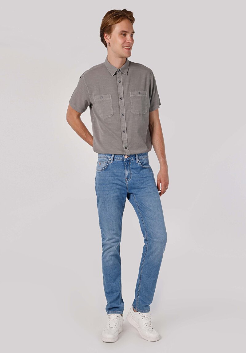 Изображение Мужские джинсы цвета индиго прямого кроя с заниженной посадкой