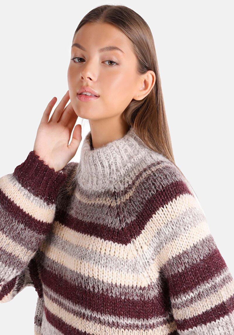 Показать информацию о Женский свитер