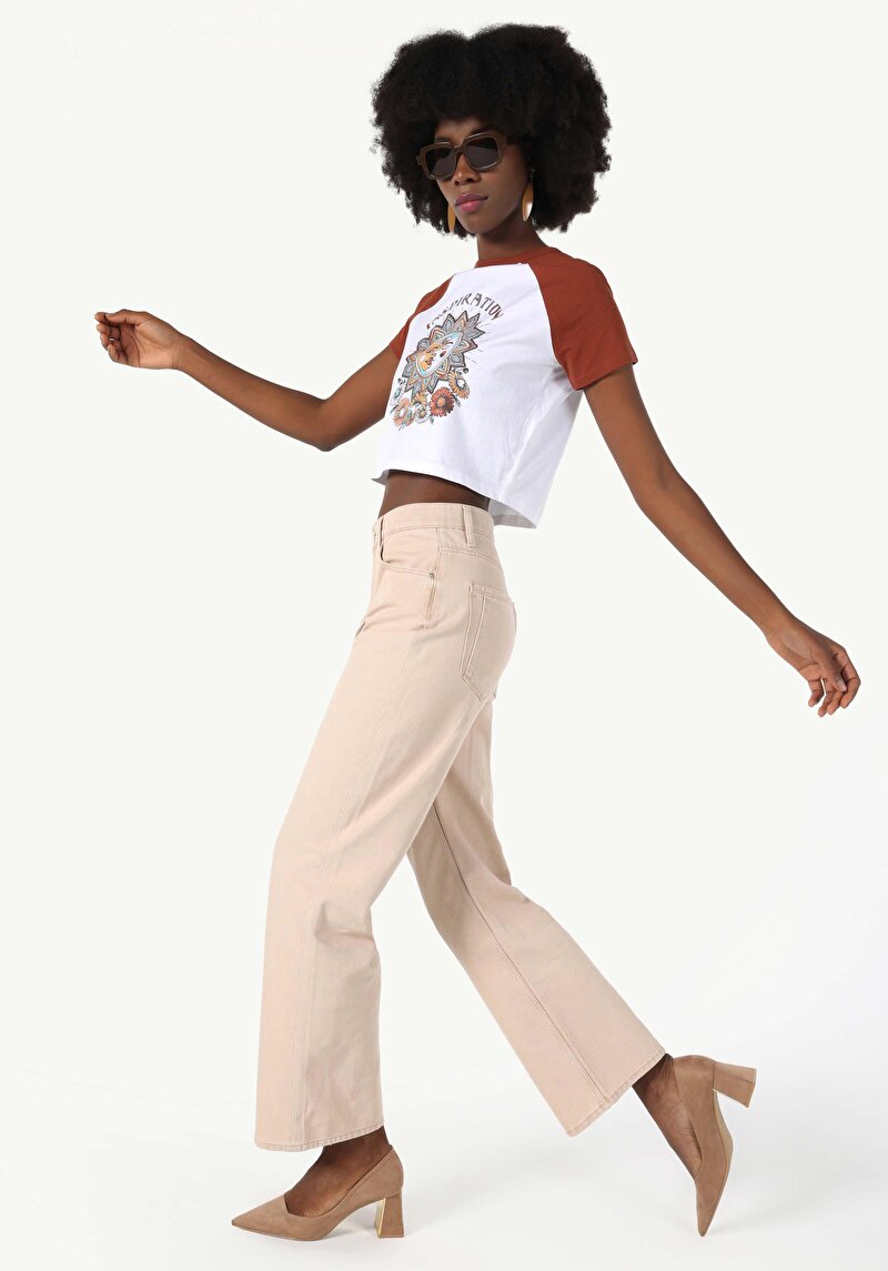 Изображение Женские светло-коричневые джинсы обычного кроя с высокой талией и прямыми штанинами