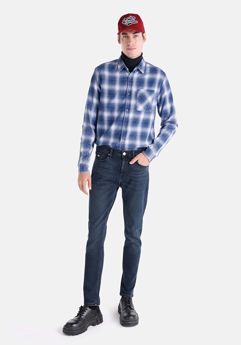 Изображение Мужские джинсы цвета индиго стандартного кроя