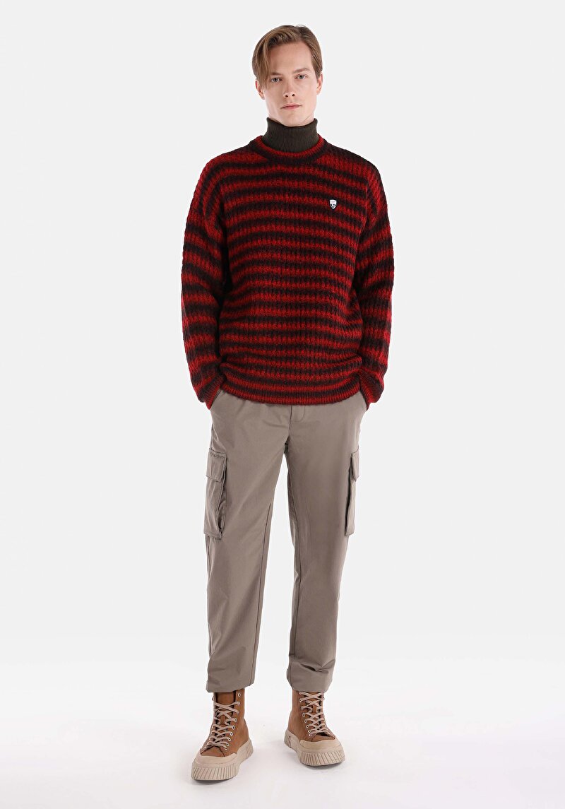 Изображение Мужские коричневые брюки прямого кроя средней талии