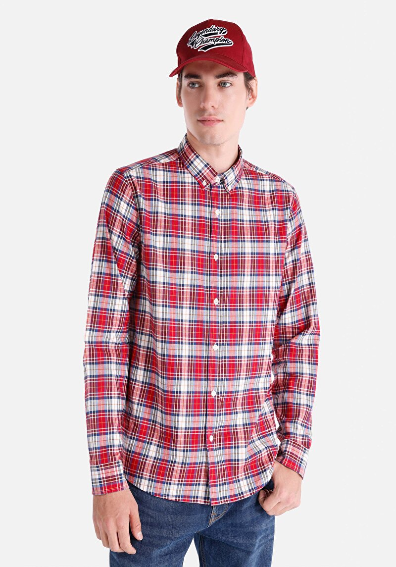Изображение Мужская красная рубашка в клетку приталенного кроя