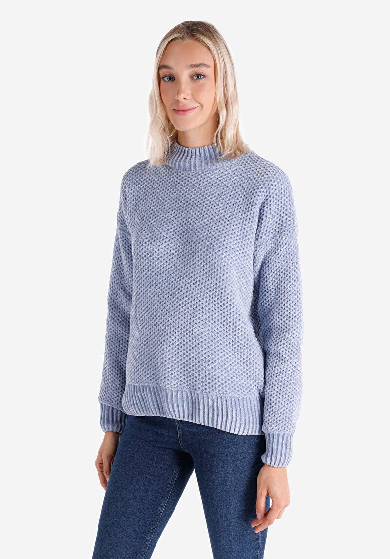 Изображение Женский синий свитер прямого кроя, с круглым вырезом