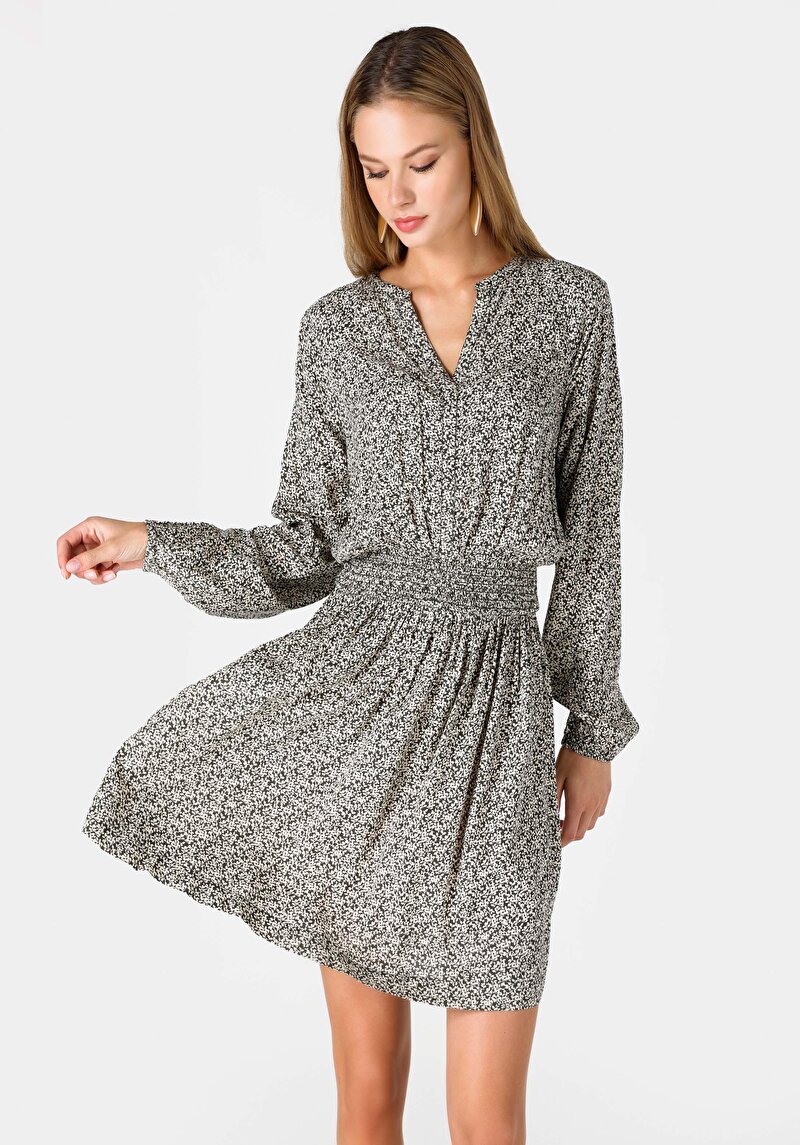 Изображение Женское разноцветное платье стандартного кроя