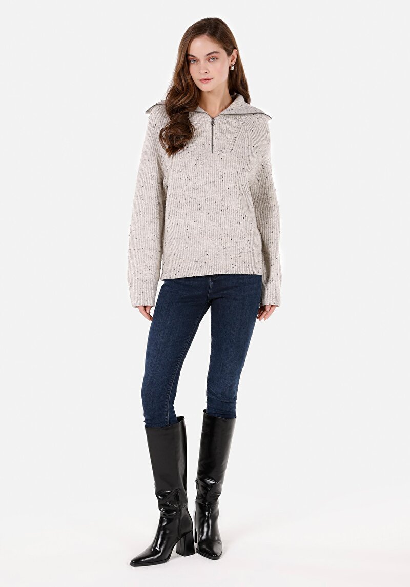 Показать информацию о Свитер женский серо-коричневый прямого кроя с застежкой на молнии