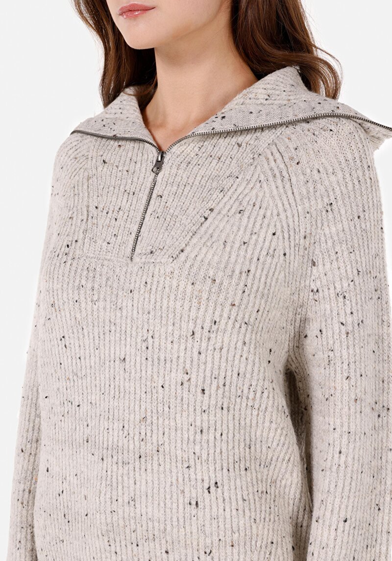 Показать информацию о Свитер женский серо-коричневый прямого кроя с застежкой на молнии