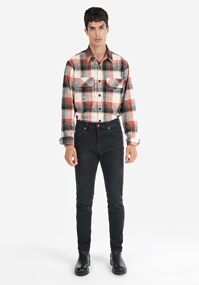 Изображение Мужские узкие чёрные джинсы приталенного кроя с заниженной талией