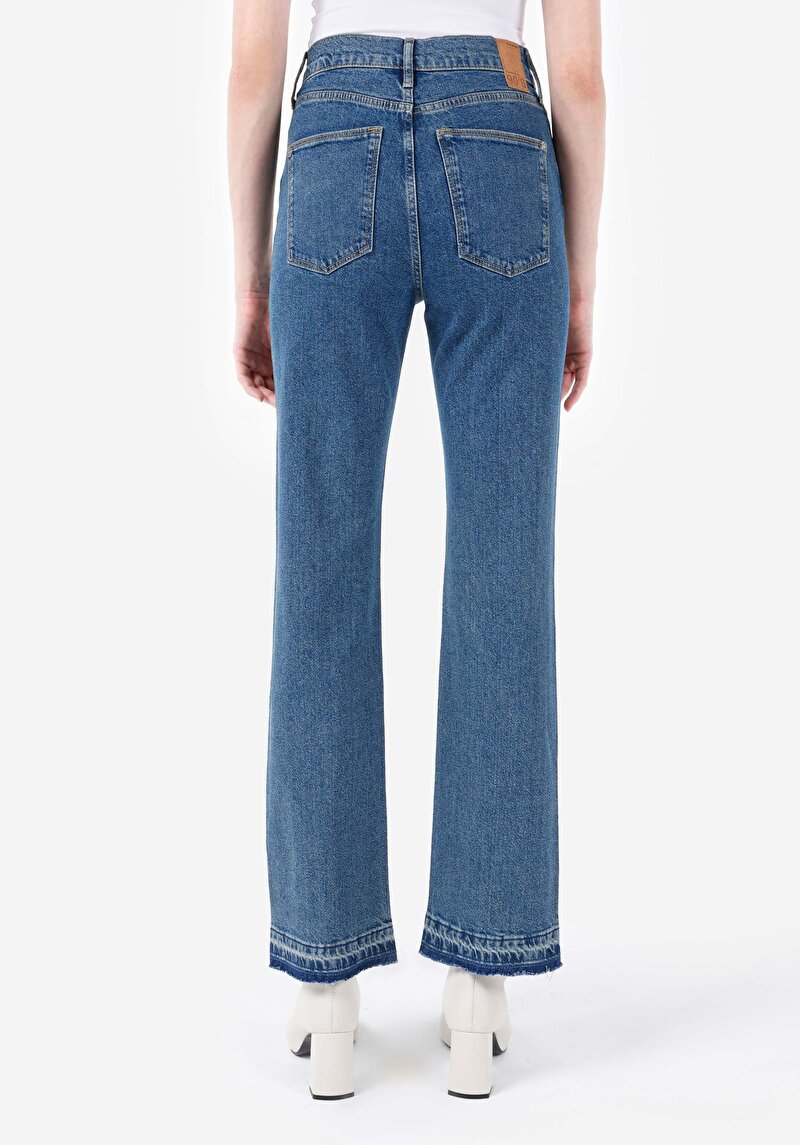 Показать информацию о Женские джинсы цвета индиго стандартного кроя с завышенной талией