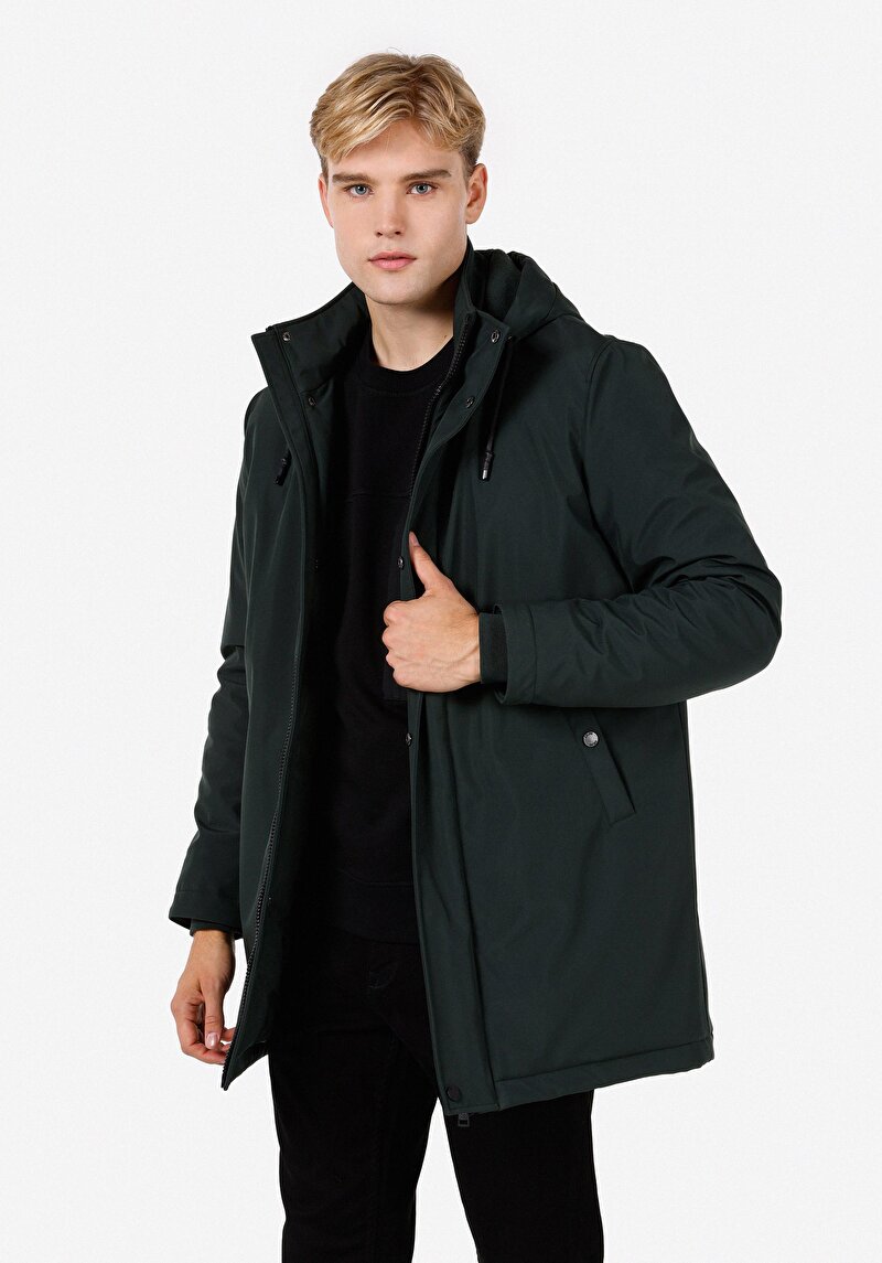 Изображение Мужское зеленое пальто прямого кроя