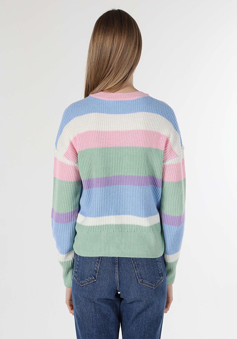 Показать информацию о Женский свитер