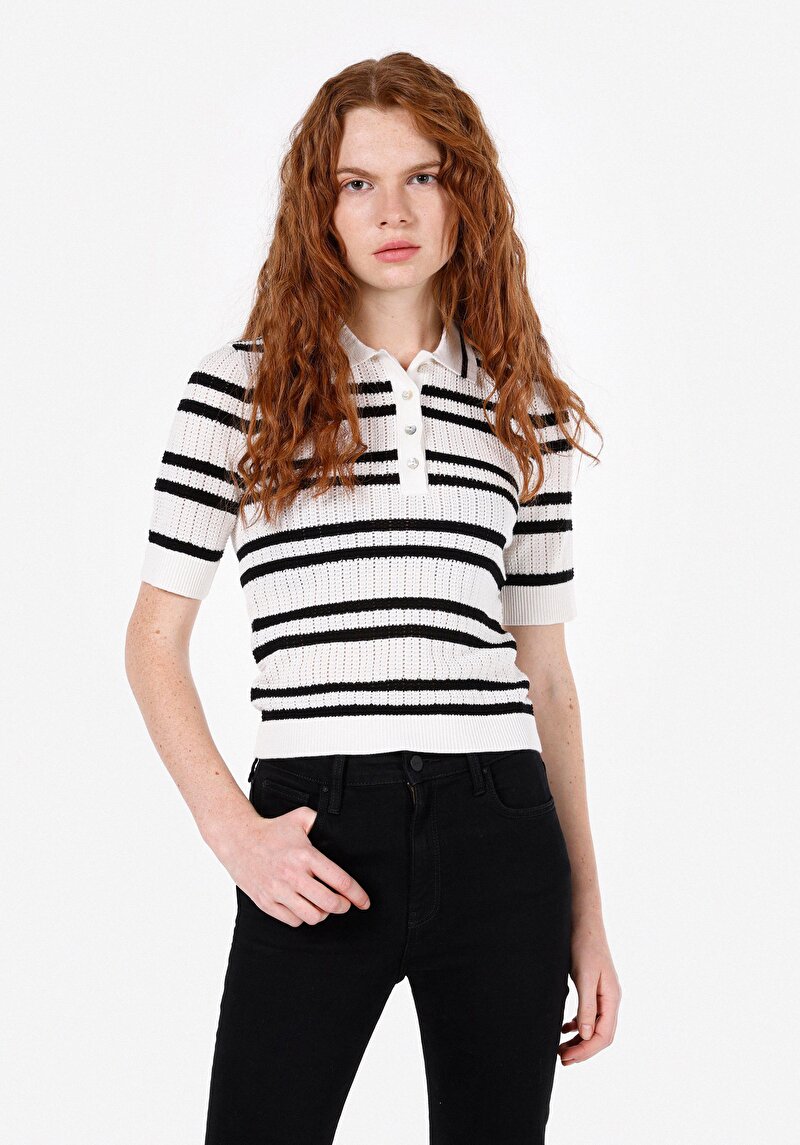 Изображение Женский свитер с коротким рукавом