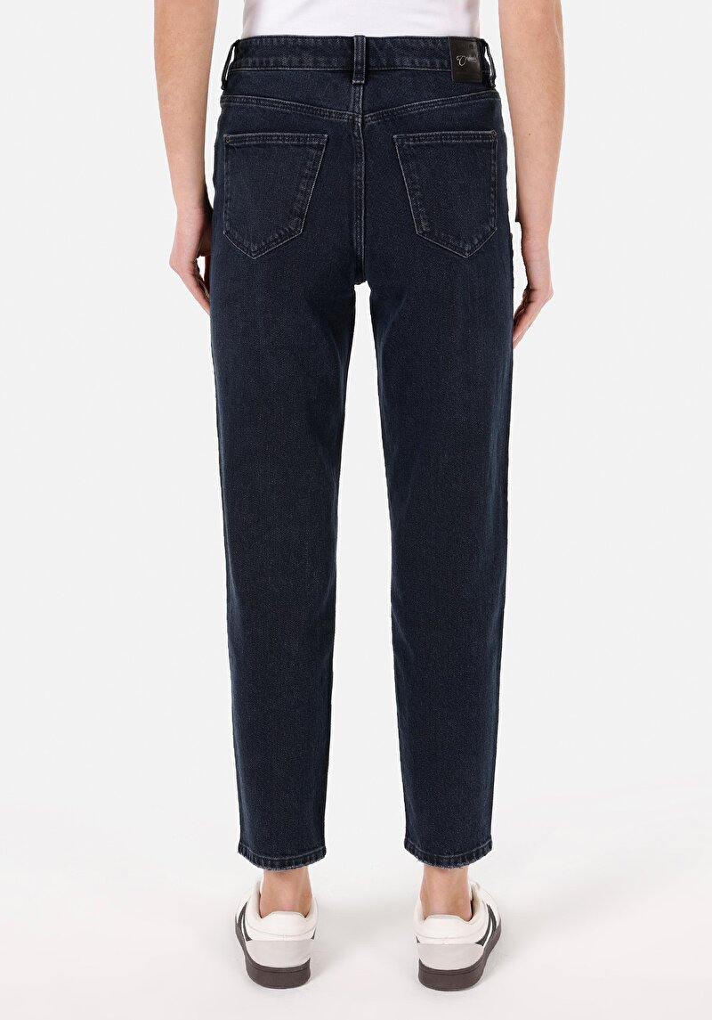Показать информацию о Женские джинсы цвета темно-индиго mom fit slim leg