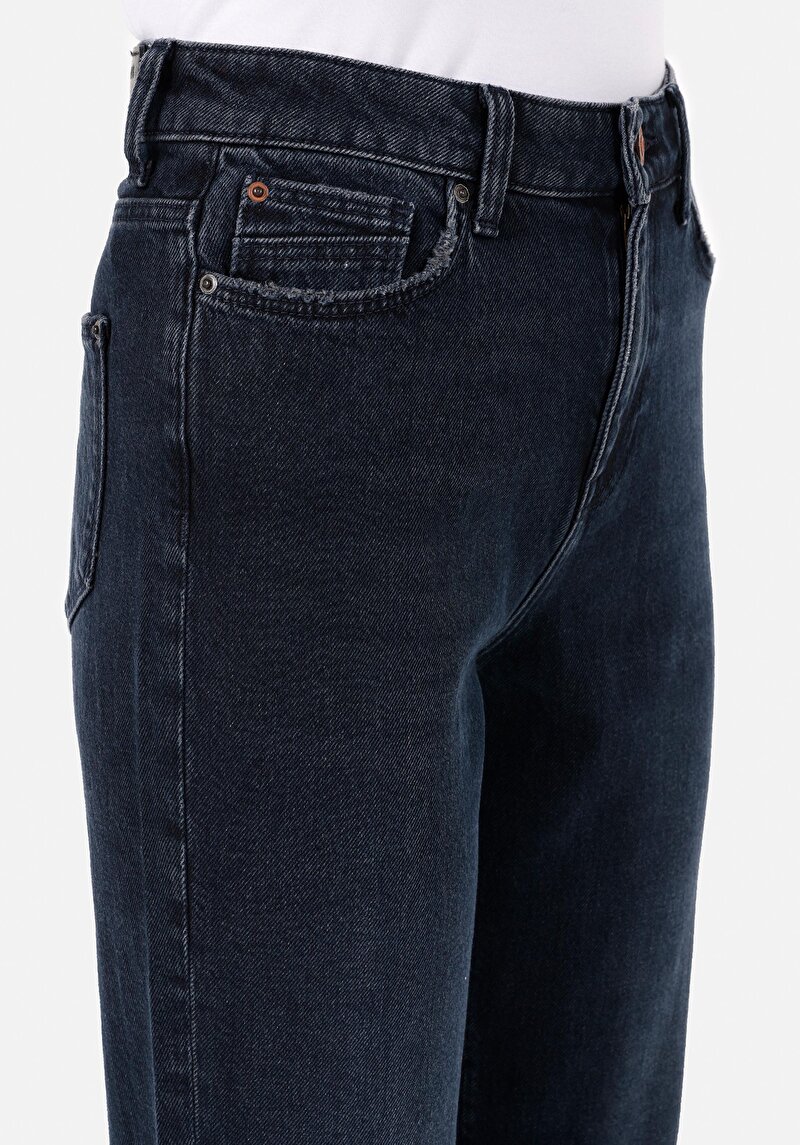 Показать информацию о Женские джинсы цвета темно-индиго mom fit slim leg